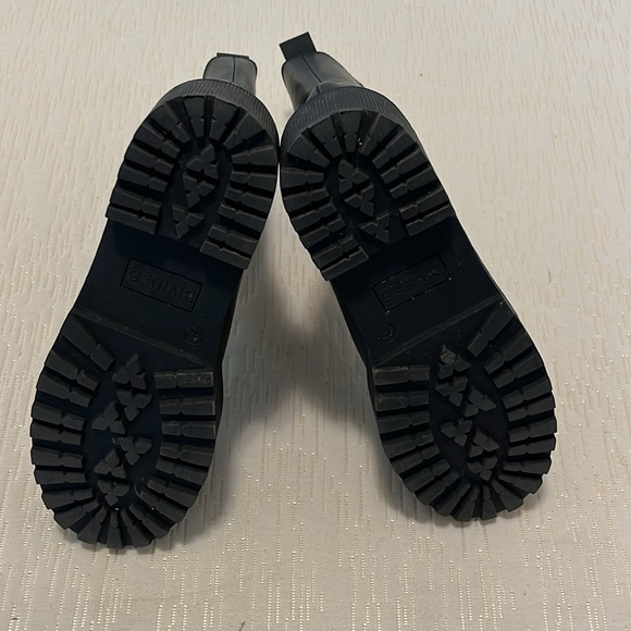 FREE SHIPPING H&M platform boots (size 42) - Picture 3 of 4